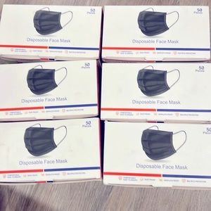 300 disposable face masks